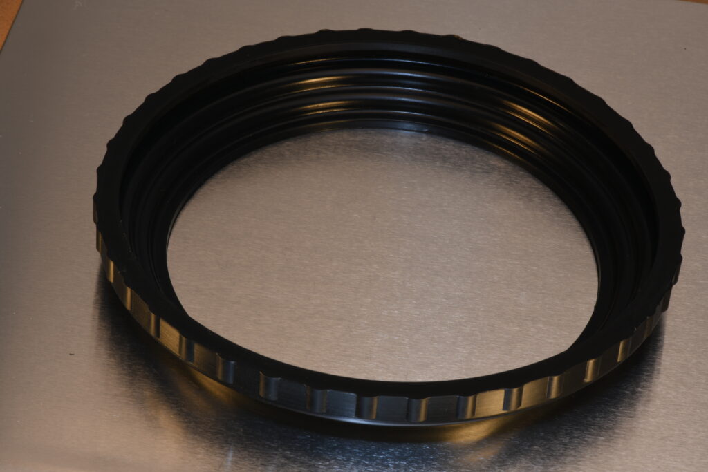 Schwarzes manschettenförmiges Gewebe-Formteil