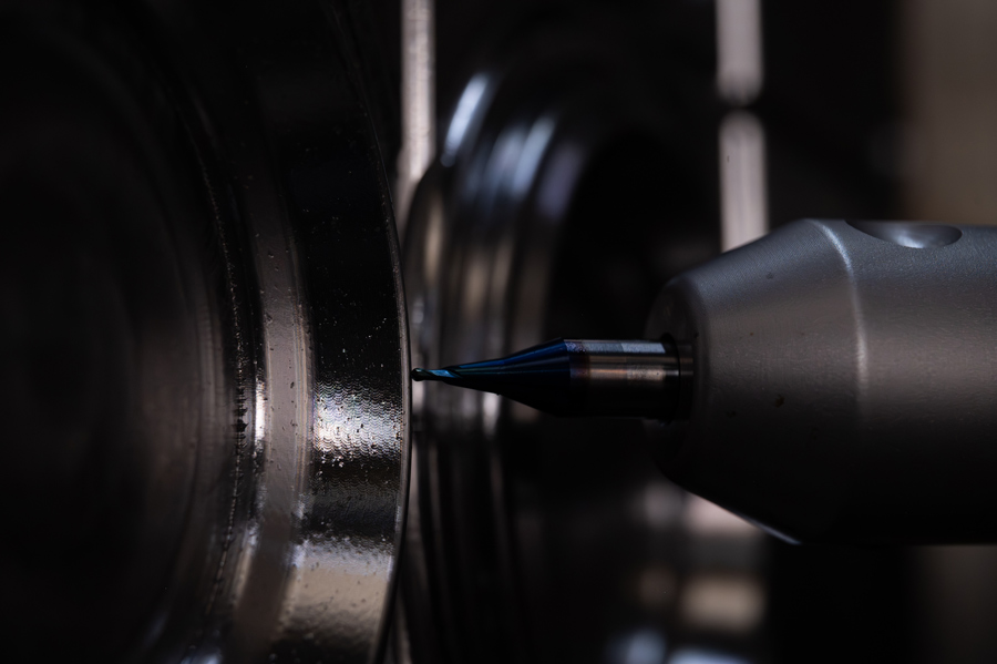 Anpassung von Werkzeug für die Herstellung von Gummiform- und Verbundteilen